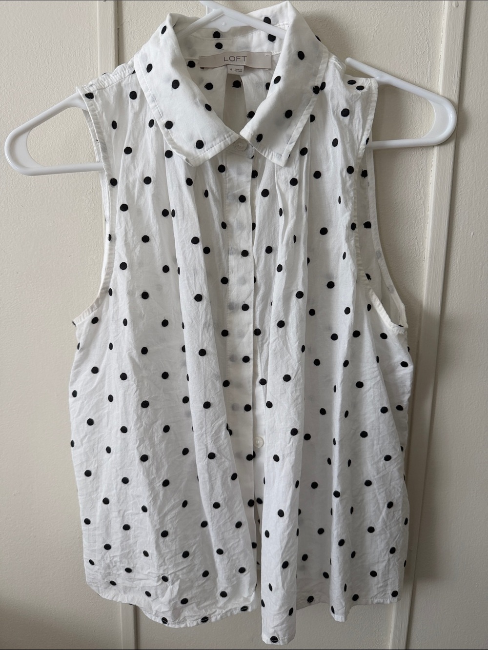LOFT White Sleeveless Button-Down Shirt with Black Polka Dots